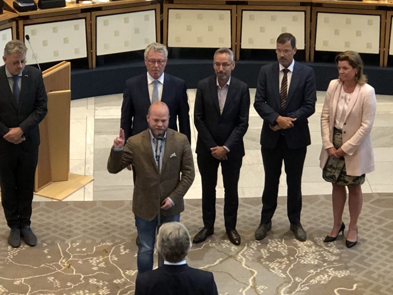 Peter Kerris beëdigd als gedeputeerde -afscheid Josan Meijers